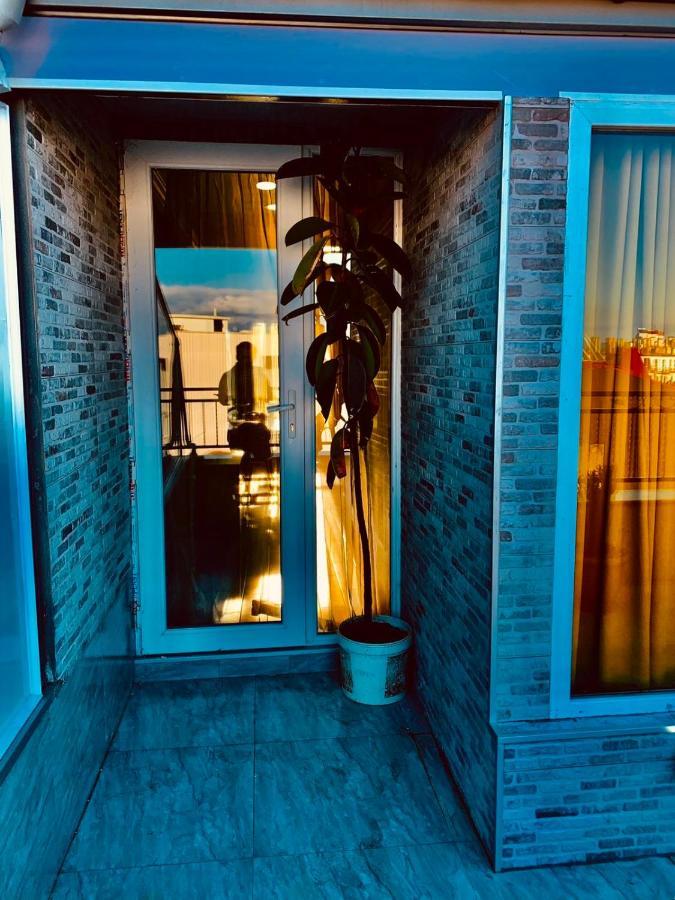Mary'S Apartment Batumi Bagian luar foto